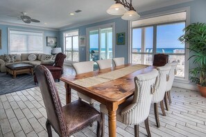 บ้านพัก, 6 ห้องนอน, วิวทะเล, ริมทะเล | บริการอาหารในห้องพัก