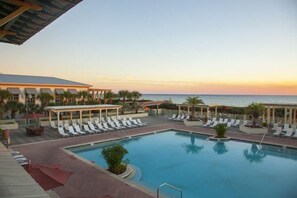 Outdoor pool - Sandy Pause 6 Bedroom Holiday Home by Five Star Properties (Santa Rosa Beach)