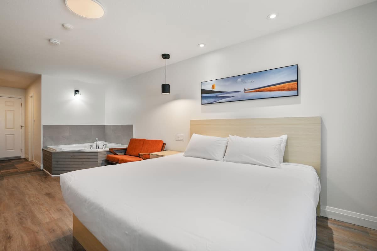 Camera Comfort, 1 letto king, idromassaggio | 2 camere, Wi-Fi gratuito, lenzuola