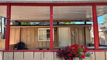 Family Cottage, 4 Bedrooms | Free WiFi, bed sheets
