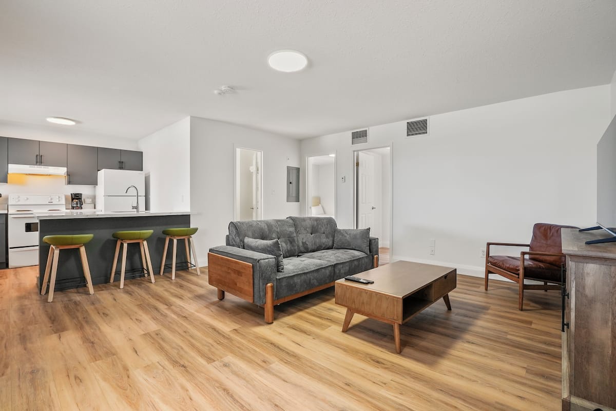 Appartamento, 2 camere da letto | Area soggiorno | TV