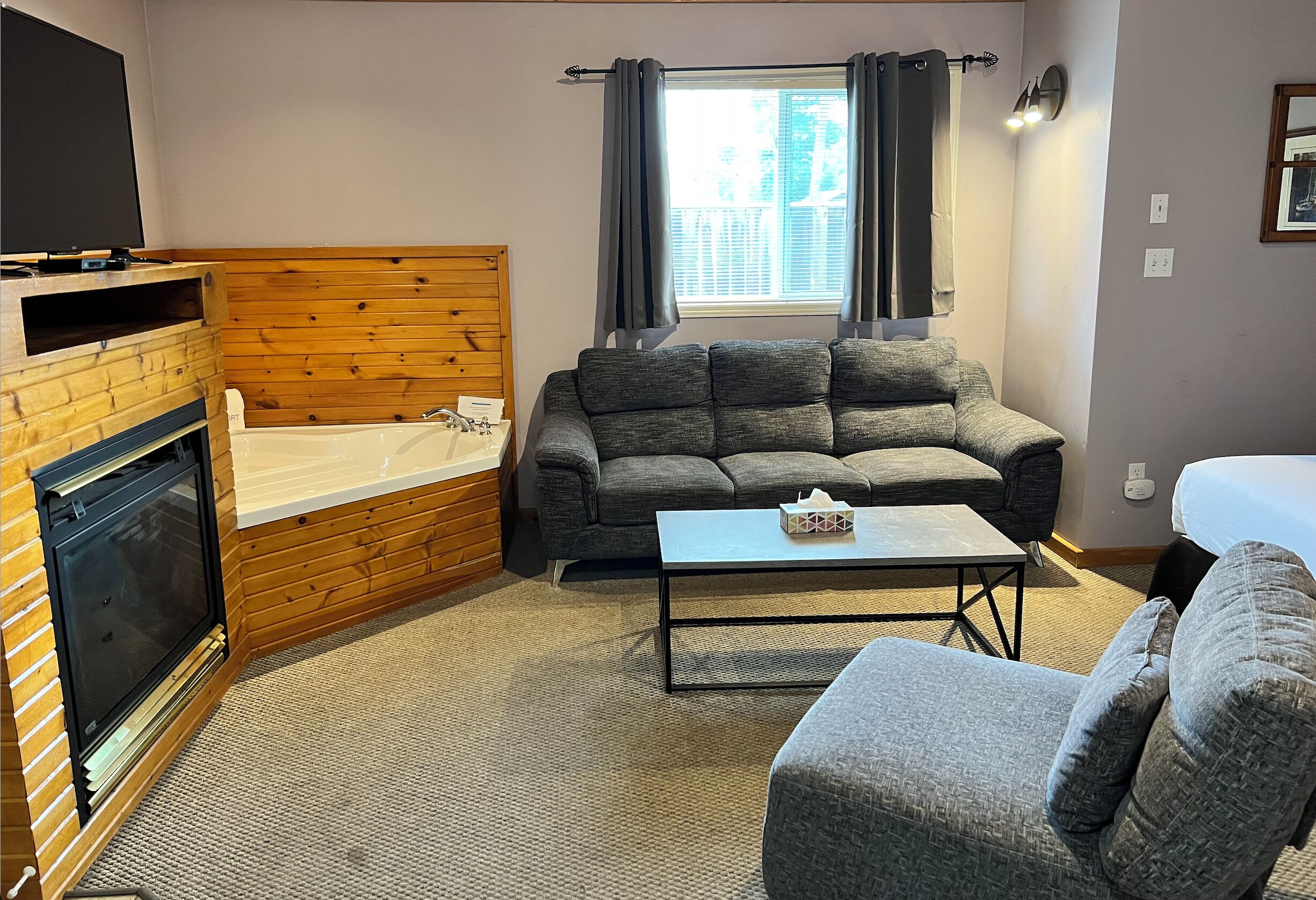family chalet, 1 bedroom | 2 bedrooms, free wifi, bed sheets