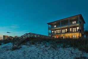 ハウス 6 ベッドルーム オーシャンビュー ビーチフロント | ビーチ