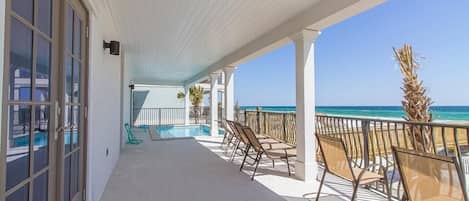 House, 6 Bedrooms, Ocean View, Beachfront | Balcony