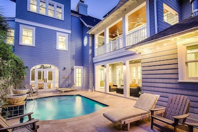 Seaglass 5 Bedroom Holiday Home by Five Star Properties