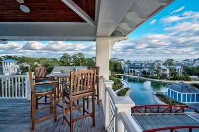 Seaglass 5 Bedroom Holiday Home by Five Star Properties