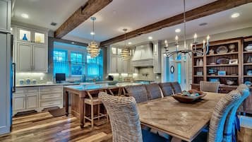 独立别墅, 5 间卧室, 海洋景观, 临海 | 客房内用餐