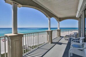 House, 4 Bedrooms, Ocean View, Beachfront | Balcony