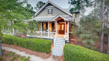 House, 3 Bedrooms, Sea Facing | Front of property