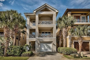 House, 4 Bedrooms, Sea Facing | Front of property