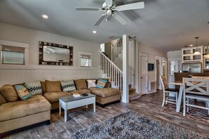 House, 3 Bedrooms, Ocean View, Sea Facing | Living area