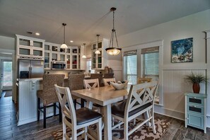 House, 3 Bedrooms, Ocean View, Sea Facing | In-room dining