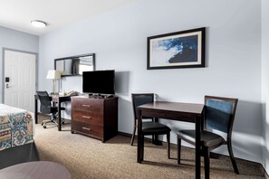 Standard Room, 1 King Bed, Non Smoking, Kitchenette (Dining Table) | Individually furnished, blackout curtains, free WiFi, bed sheets - SureStay Studio by Best Western Hardisty (Hardisty)