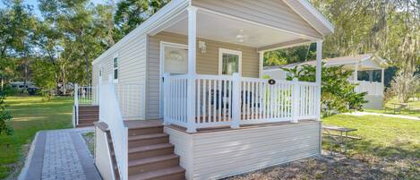 المنطقة المحيطة بالمنشأة