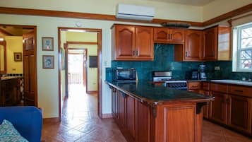 Apartment, 1 Bedroom | Private kitchen | Fridge, microwave, coffee/tea maker