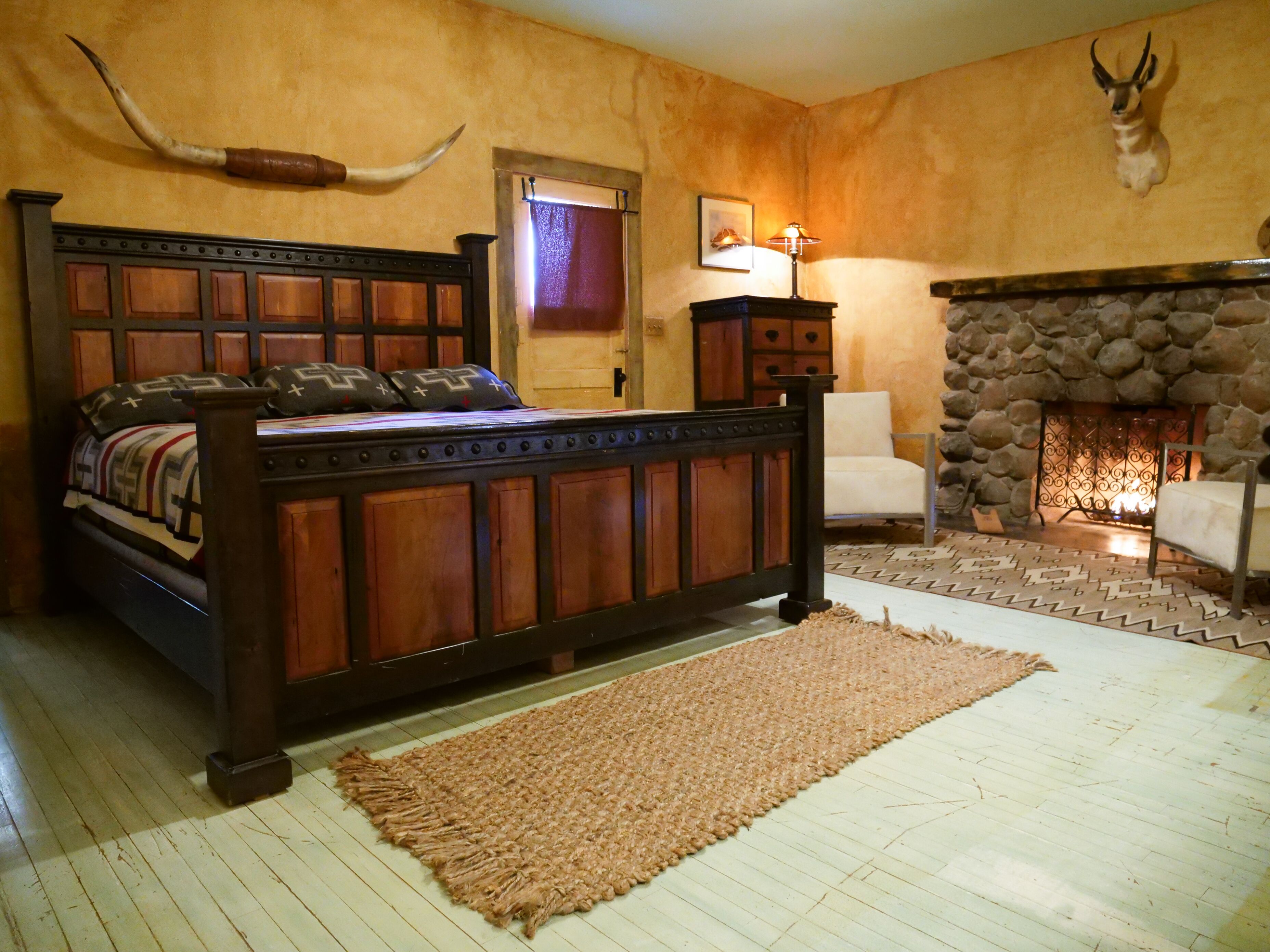 Premium | Individually decorated, individually furnished, free WiFi, bed sheets