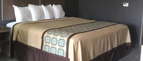 Premium bedding, desk, iron/ironing board, free WiFi