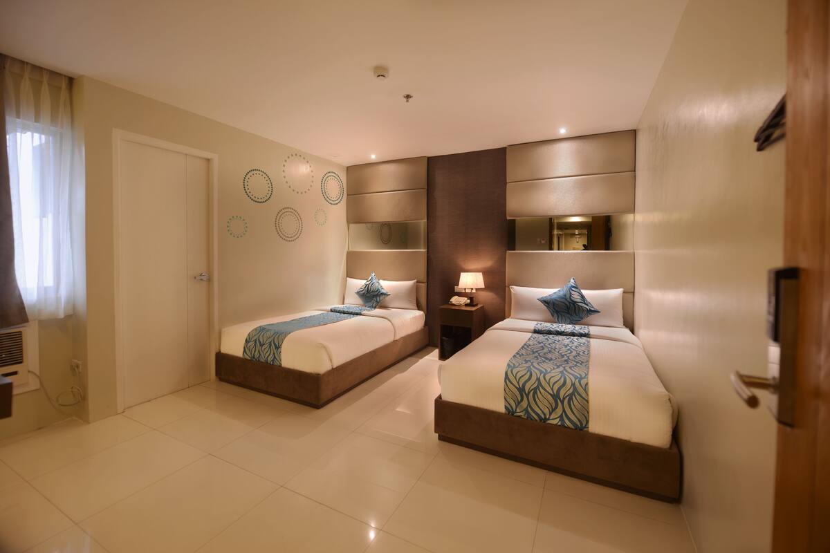 In-room safe, desk, blackout curtains, free WiFi