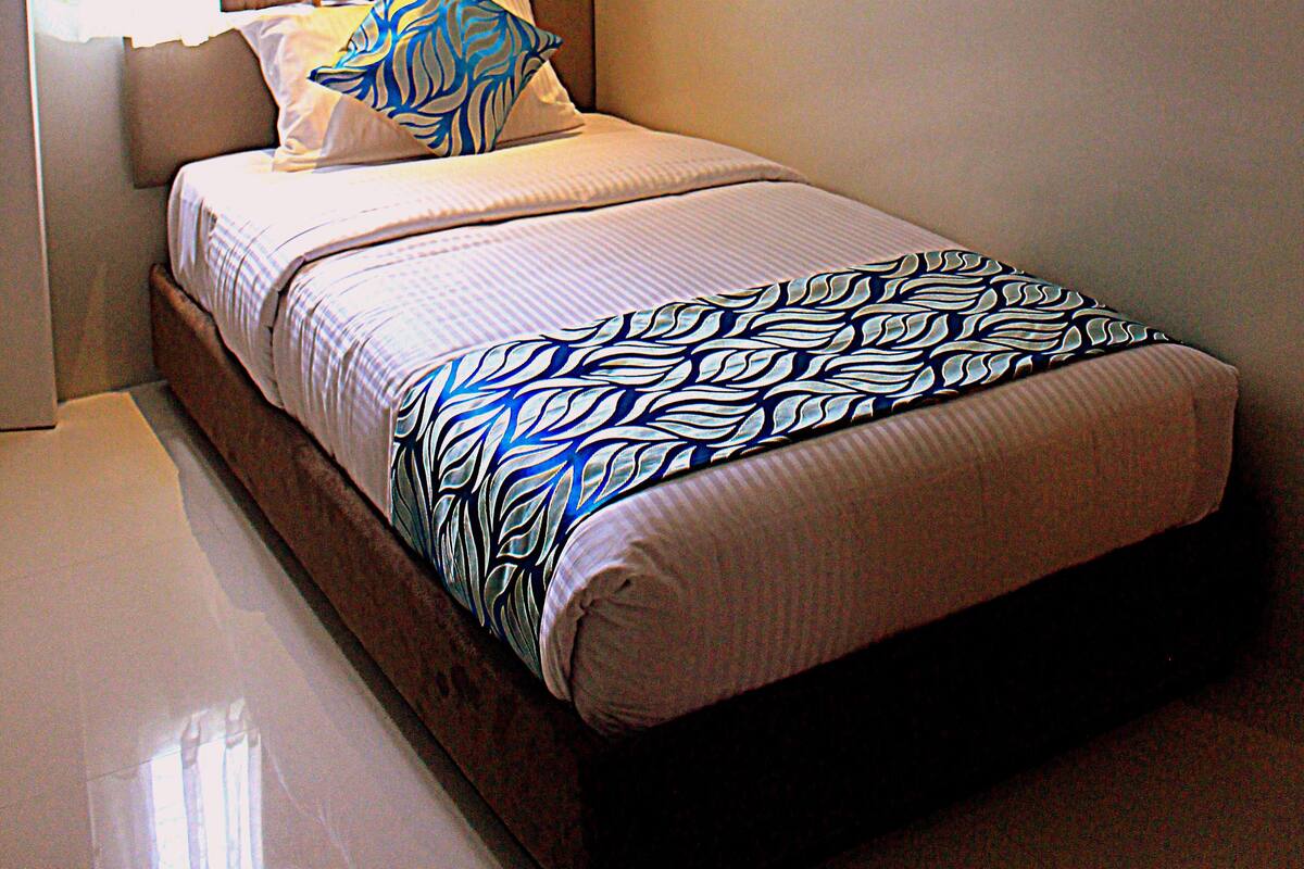 In-room safe, desk, blackout curtains, free WiFi