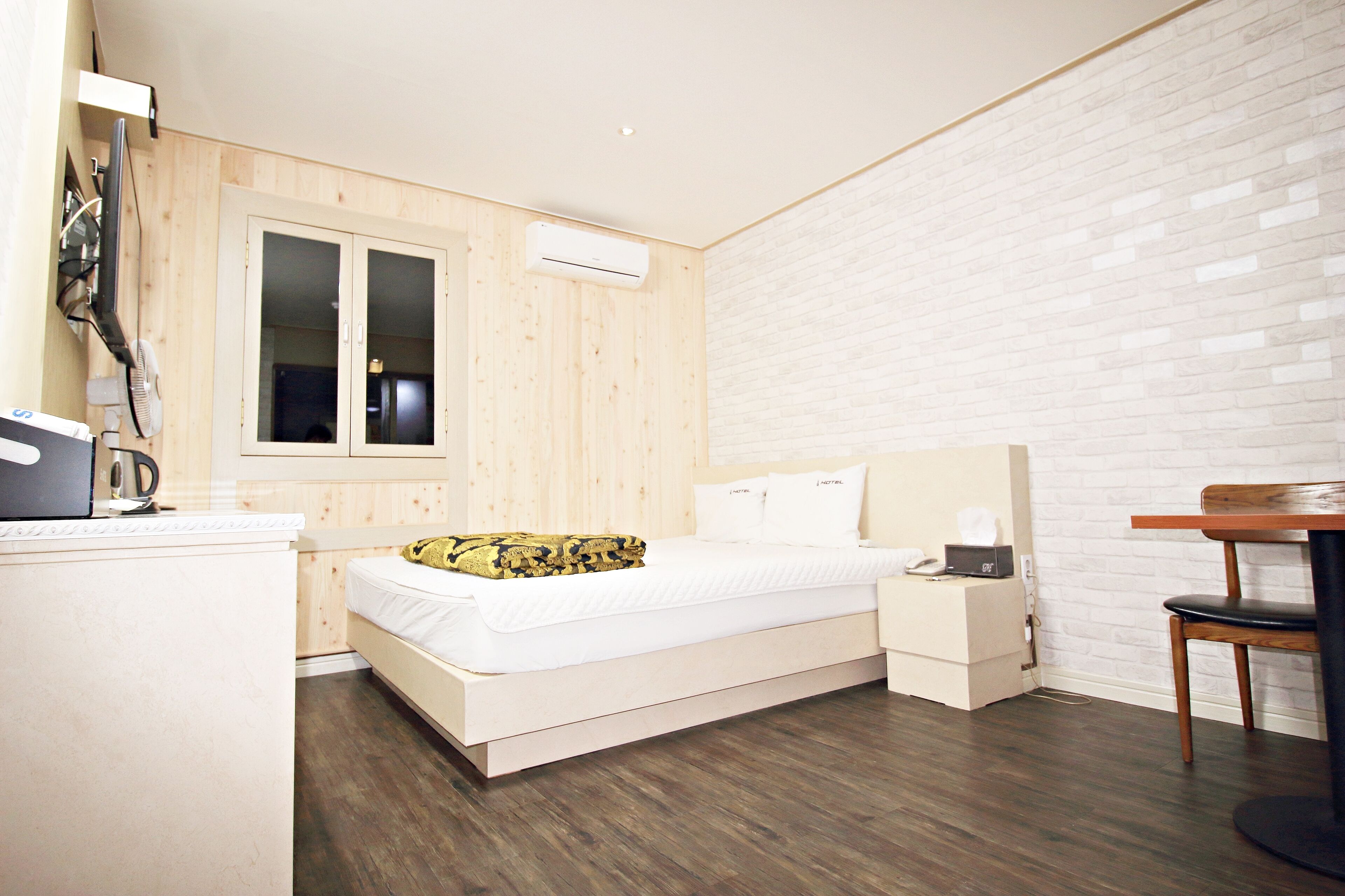 economy double room | premium bedding, free minibar items, desk, free wifi
