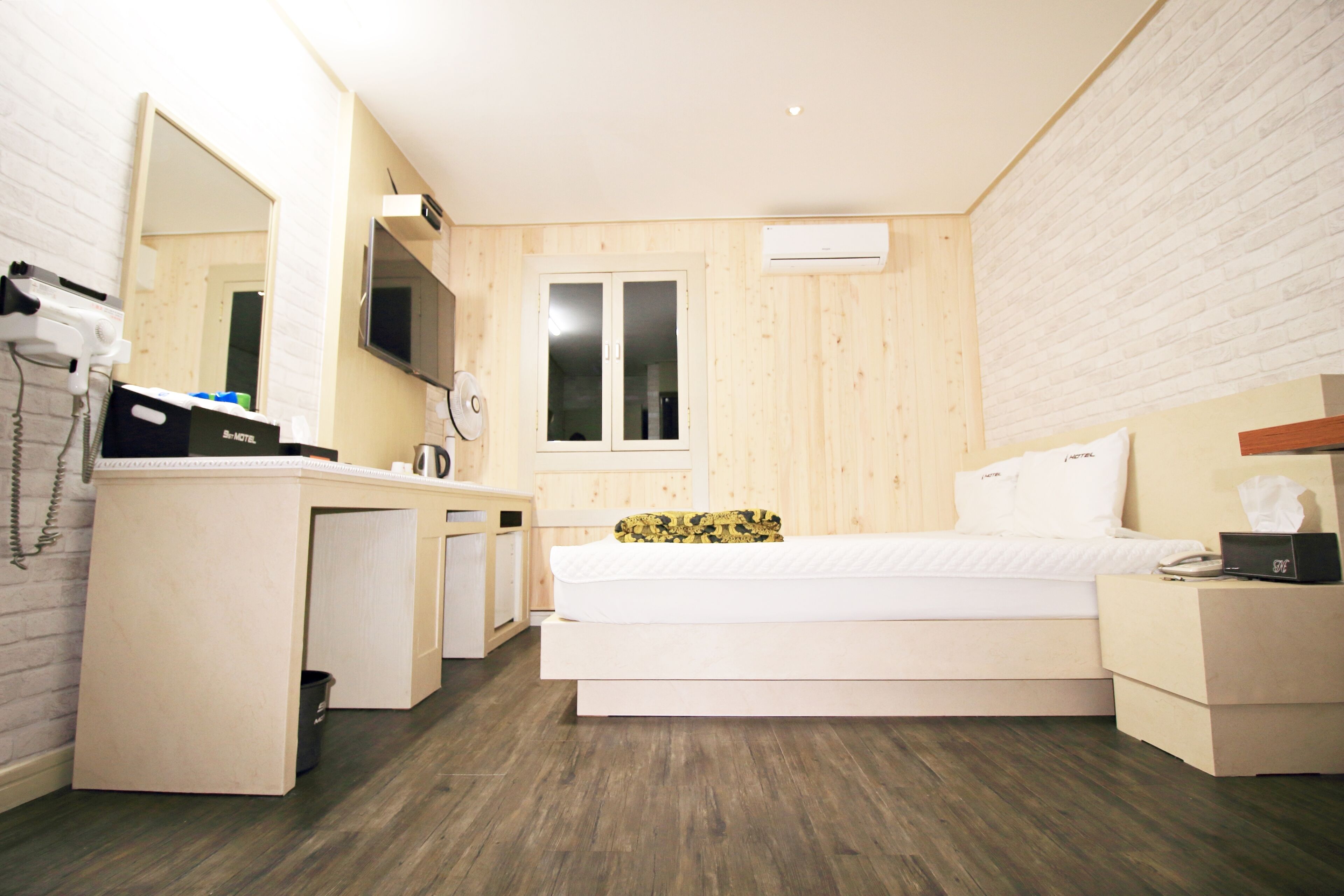 economy double room | premium bedding, free minibar items, desk, free wifi