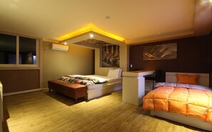 Basic Quadruple Room | Premium bedding, free minibar items, desk, free WiFi