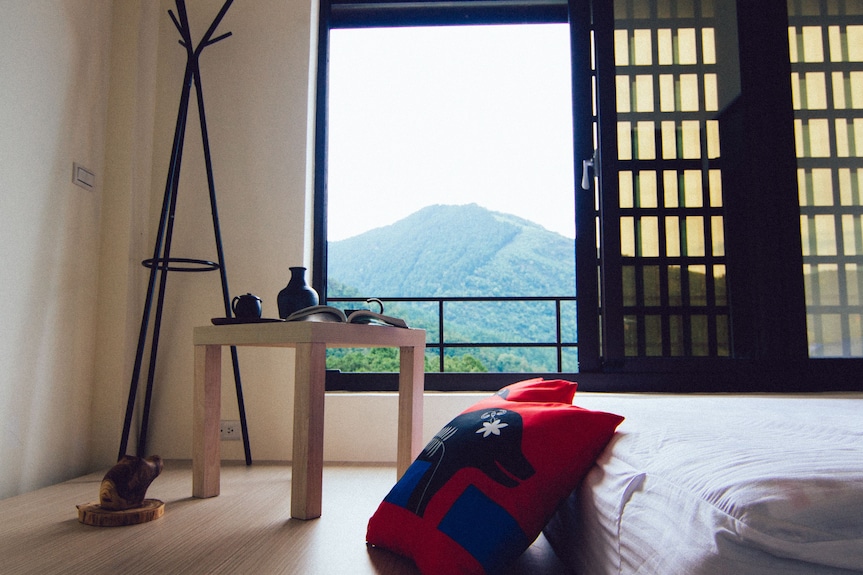 阿里山初日評價、日出體驗、手作早餐、貓咪互動與房價資訊 – 溫馨木屋民宿 - 照片 18
