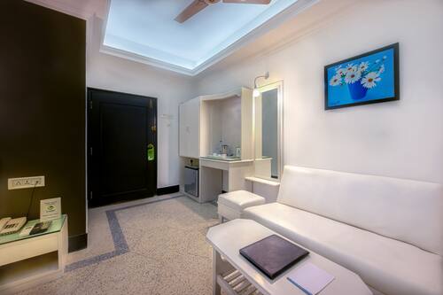Deluxe Room | Desk, free WiFi, bed sheets