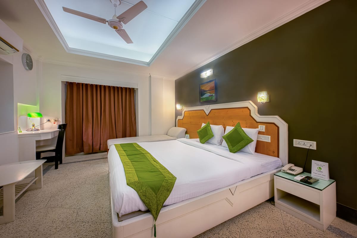 Deluxe Room | 1 bedroom, desk, free WiFi, bed sheets