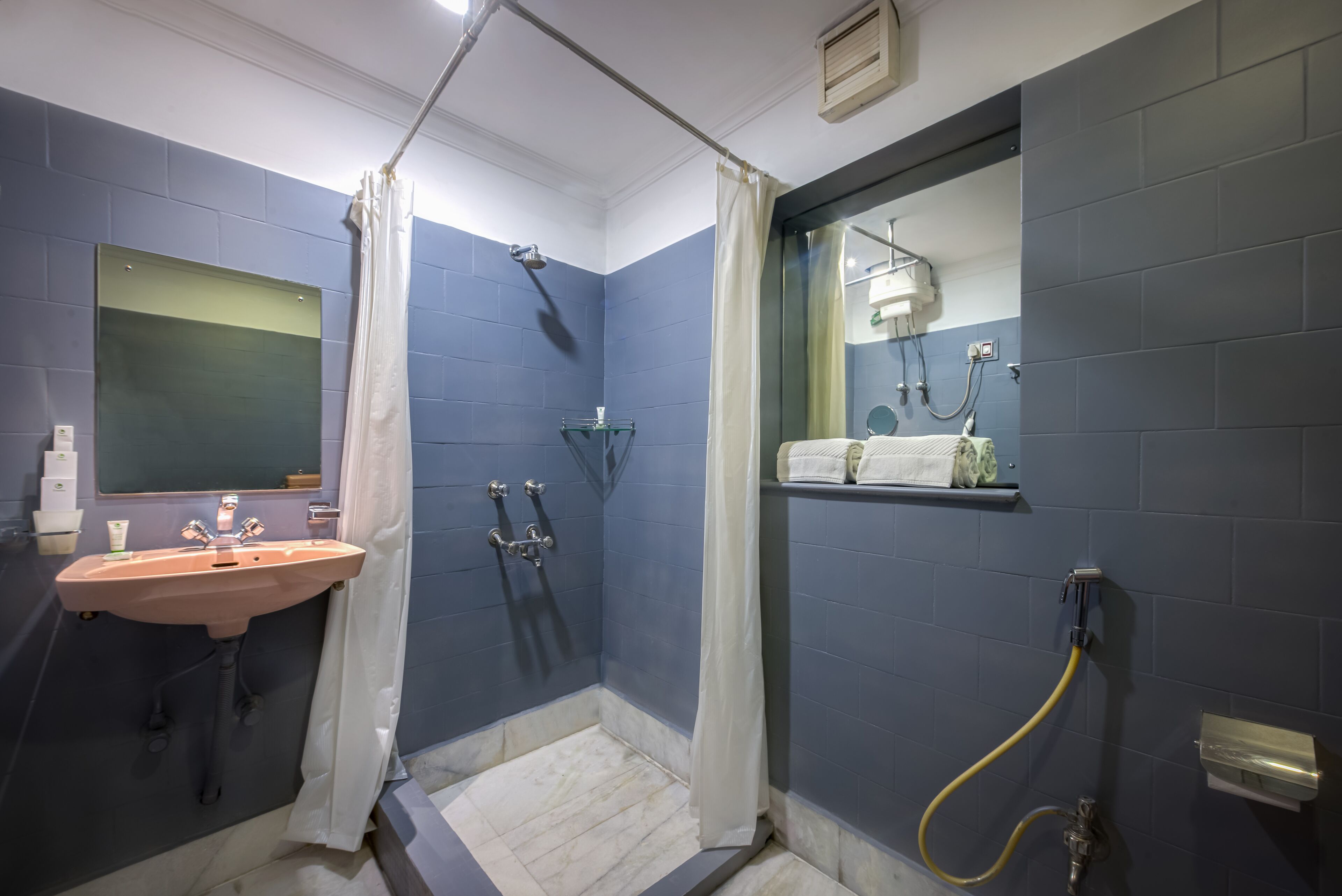 Photo - Treebo Green View, Park Circus