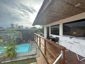 Kamar Quadruple Premium | Pemandangan balkon