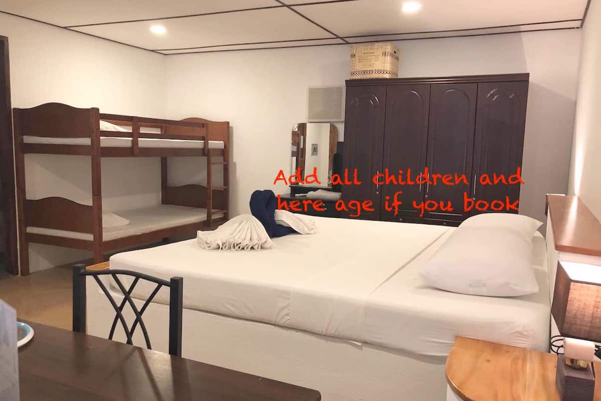 Family Room | Premium bedding, Tempur-Pedic beds, minibar, in-room safe