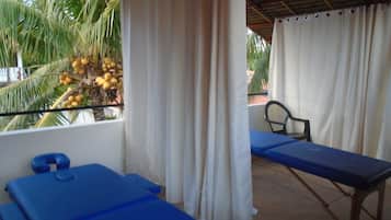 Couples treatment room(s), body treatments, Swedish massages