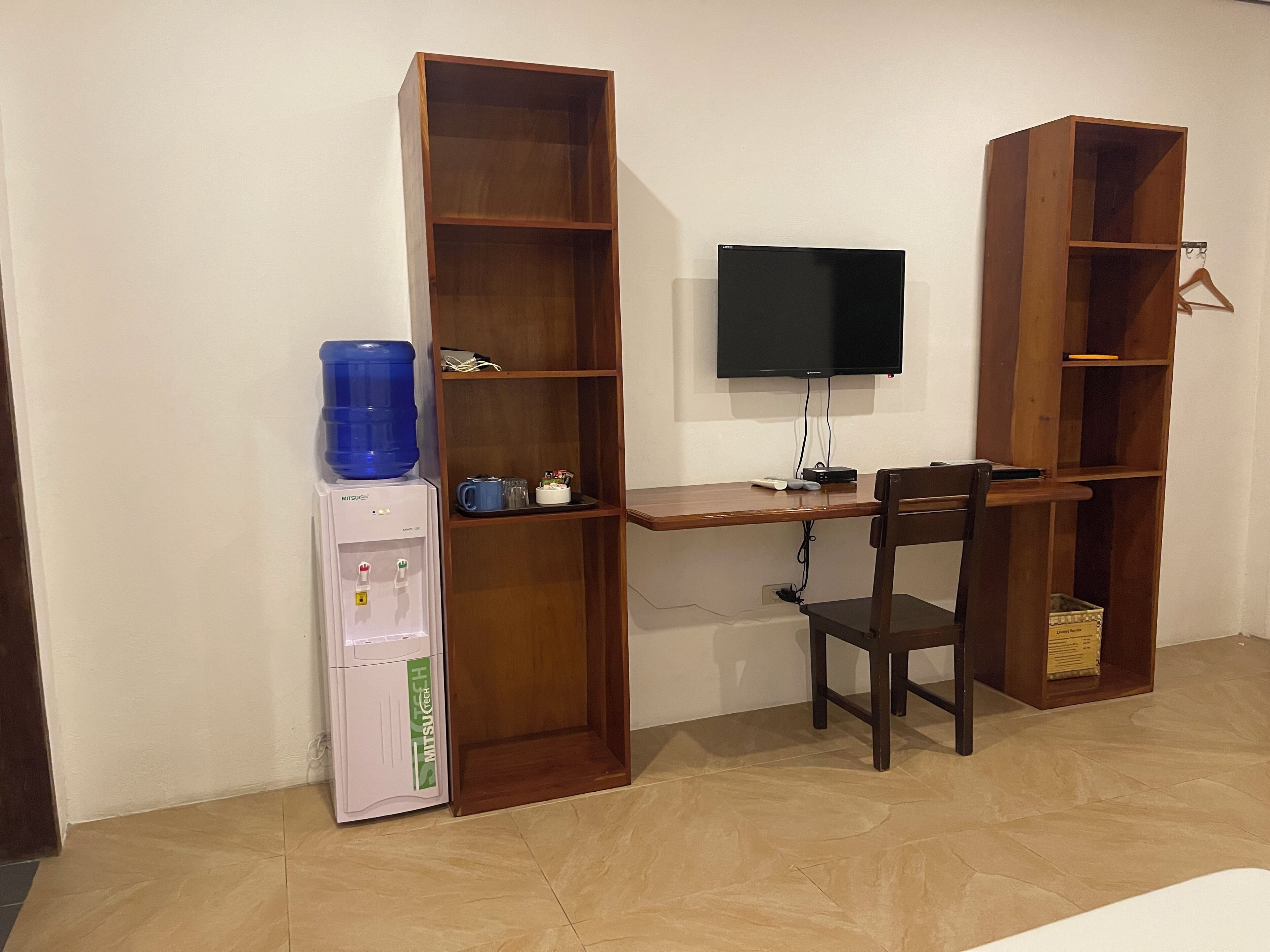 premium bedding, tempur-pedic beds, minibar, in-room safe