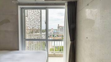 Værelse til 4 personer - ikke-ryger (Hotel Building) | Allergivenligt sengetøj, dundyner, individuel indretning
