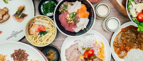 Daily local cuisine breakfast (JPY 2300 per person)