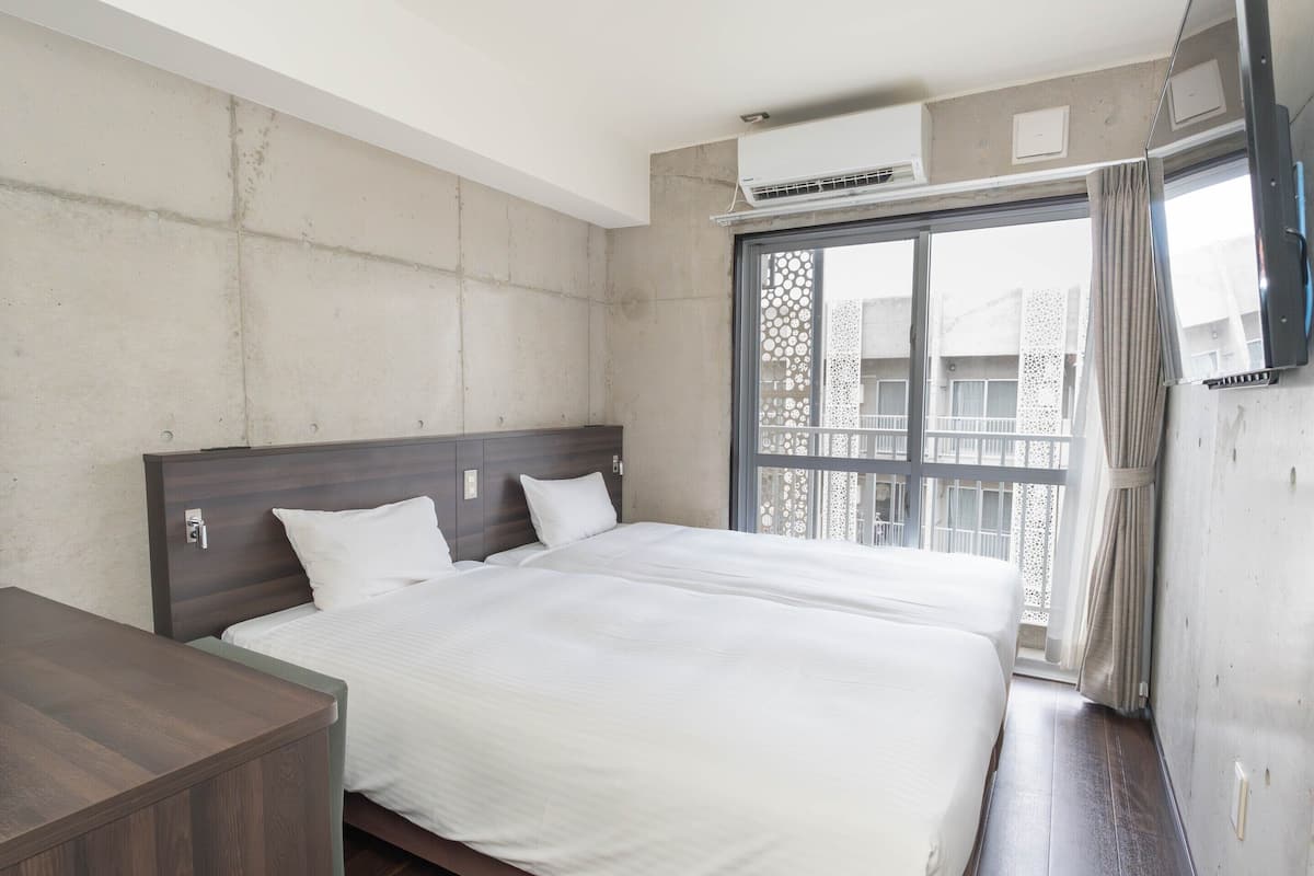 Hypo-allergenic bedding, down duvets, individually furnished