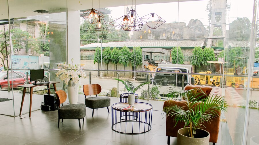 Mabolo Royal Hotel
