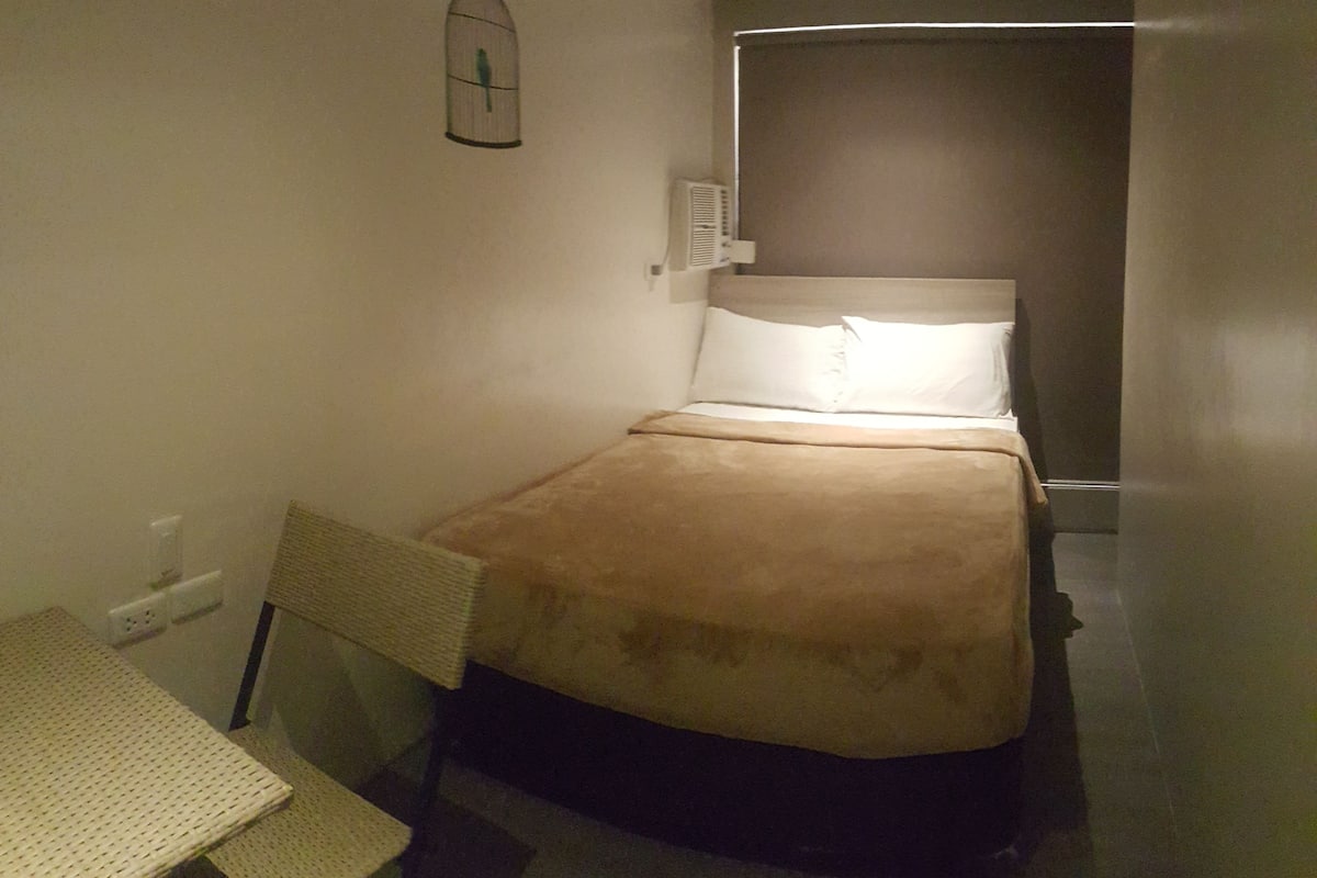 Standard Single Room | Premium bedding, WiFi (free), bed sheets
