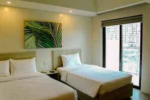 Family Room | Premium bedding, free WiFi, bed sheets - Mabolo Royal Hotel (Cebu City)