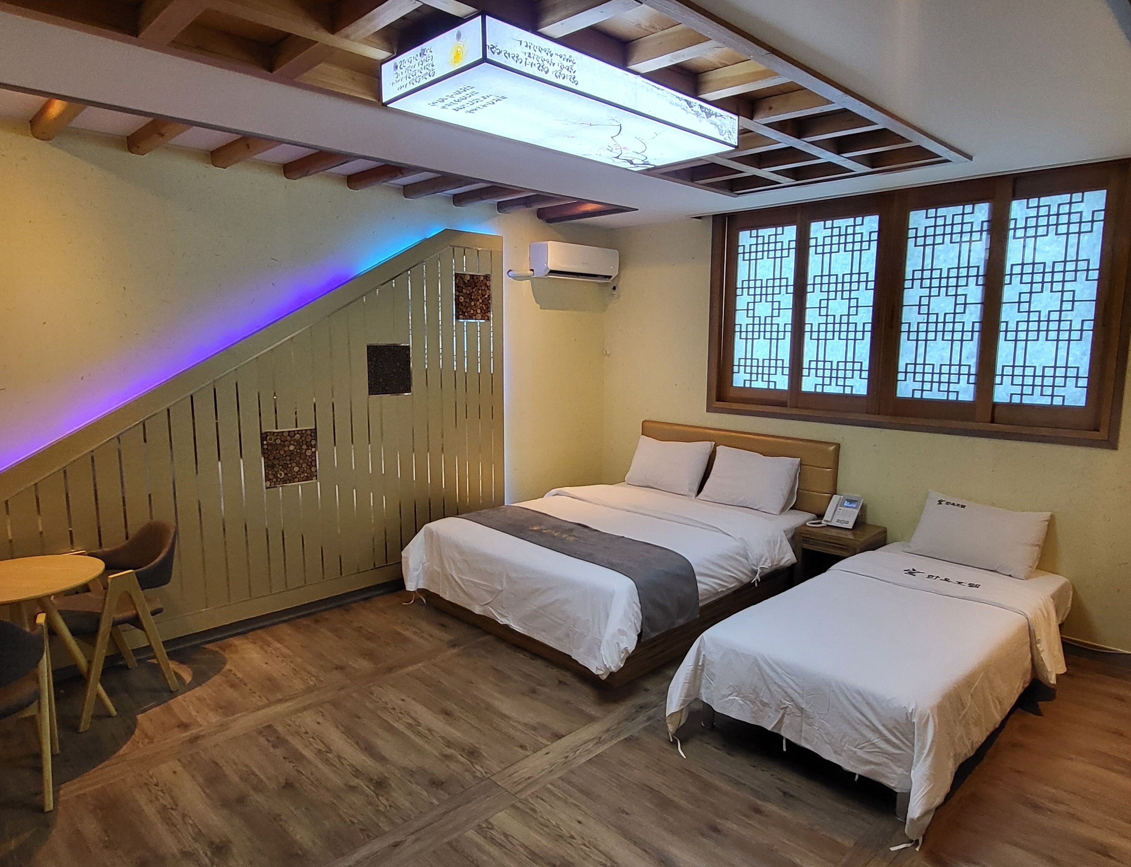 twin room | free wifi, bed sheets