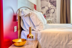 Deluxe-Zimmer | Minibar, Zimmersafe, Schreibtisch, Verdunkelungsvorhänge