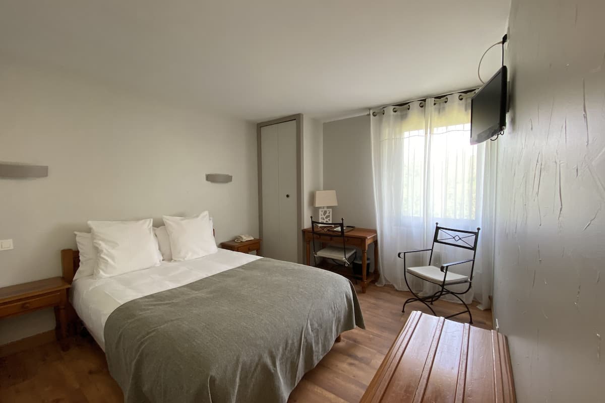 double room | in-room safe, individually decorated, desk, free wifi