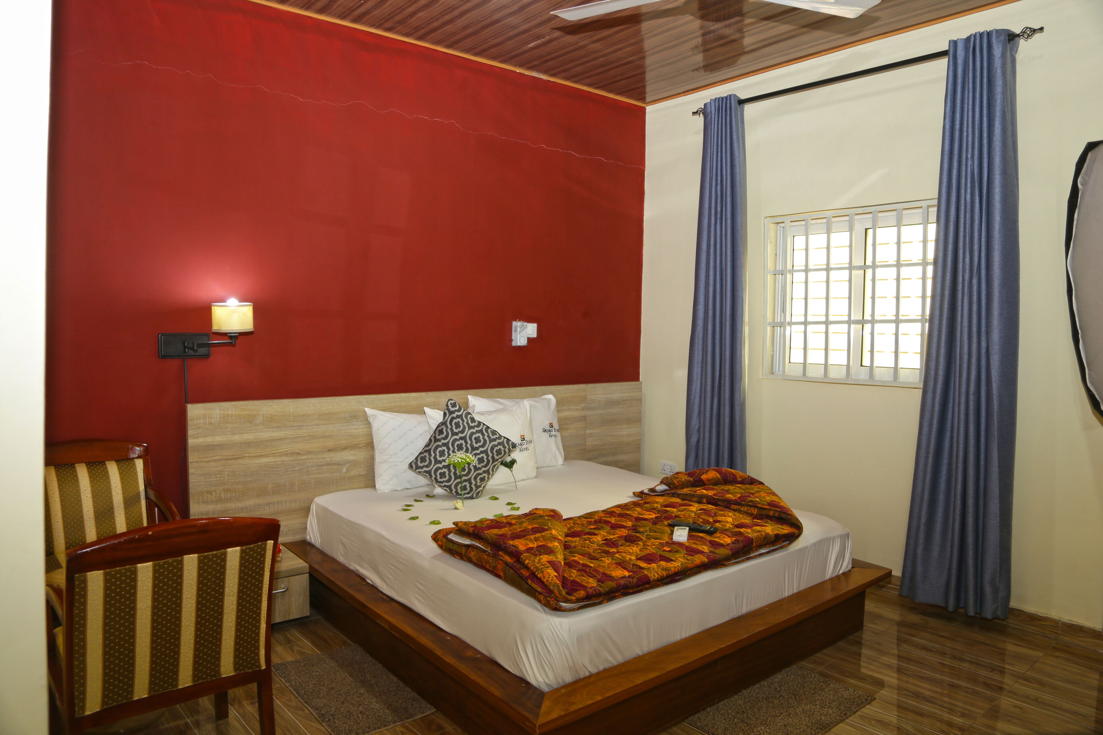 standard room, 1 queen bed | 1 bedroom, egyptian cotton sheets, premium bedding, down duvets
