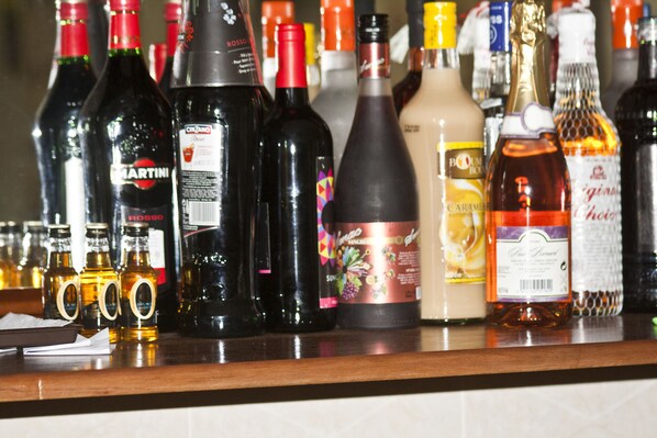 Bar (trong khuôn viên)