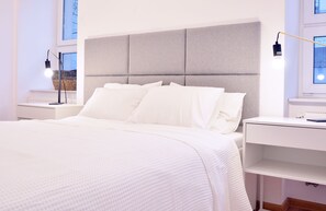 Superior Apartment, 3 Bedrooms (Wielopole 10/7) | Premium bedding, iron/ironing board, free WiFi, bed sheets