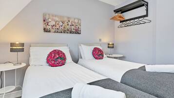 City House, 3 Bedrooms | 3 bedrooms, desk, iron/ironing board, free WiFi