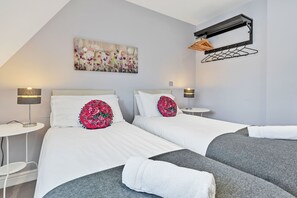 City House, 3 Bedrooms | 3 bedrooms, desk, iron/ironing board, free WiFi