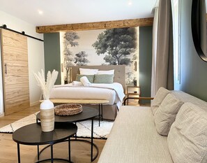 客房 (Coquette) | 高档床上用品、特色装修、特色家居、办公桌