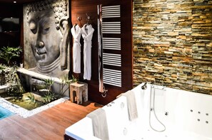 Suite (Indonesienne) | Hochwertige Bettwaren, individuell dekoriert, individuell eingerichtet